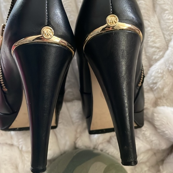 - Michael Michael Kors Georgia Platform Black Leather Ankle Boot Size 8.5 - Picture 4 of 8